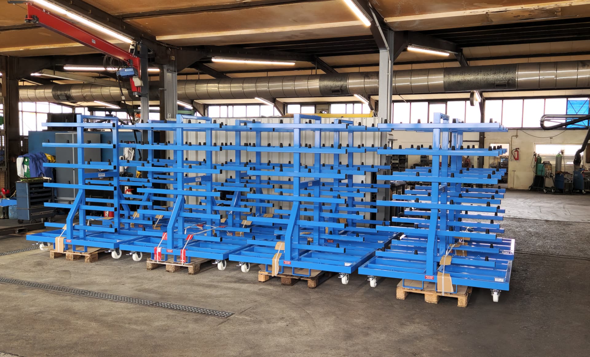 Side overview of the manufactured lid racks in the workshop
